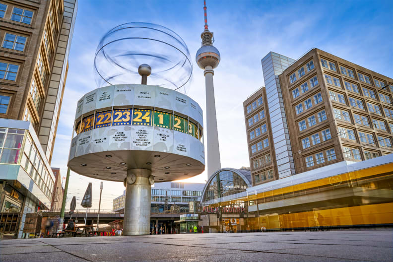 Urania Weltzeituhr in Berlin ©PeterJesche/iStock Editorial / Getty Images Plus via Getty Images