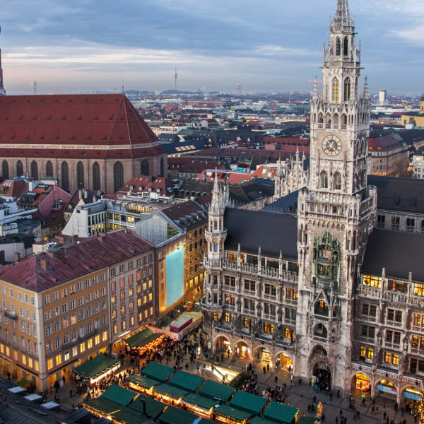 Münchner Christkindlmarkt © Nirian/iStock / Getty Images Plus via Getty Images