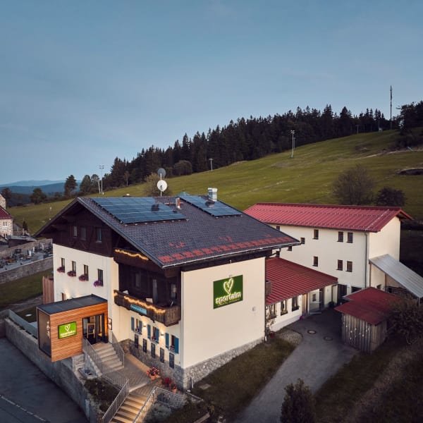 Außenansicht © Landhotel Sportalm
